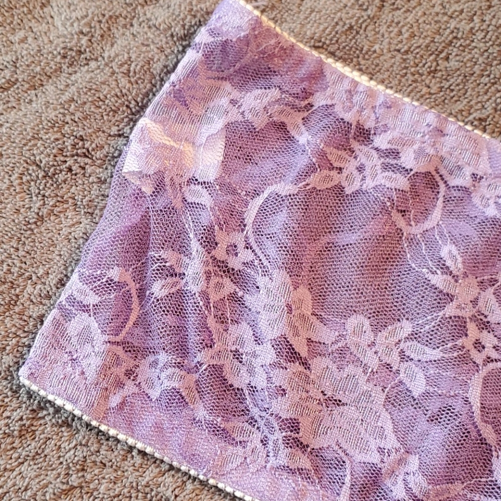 Two peice lavender lace lingerie set in size large - Picture 4 of 4